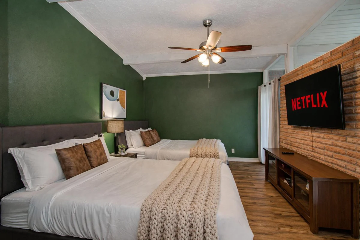 Sleeps 16+ | Game Room + 75” TV | Fire Pit + BBQ #23