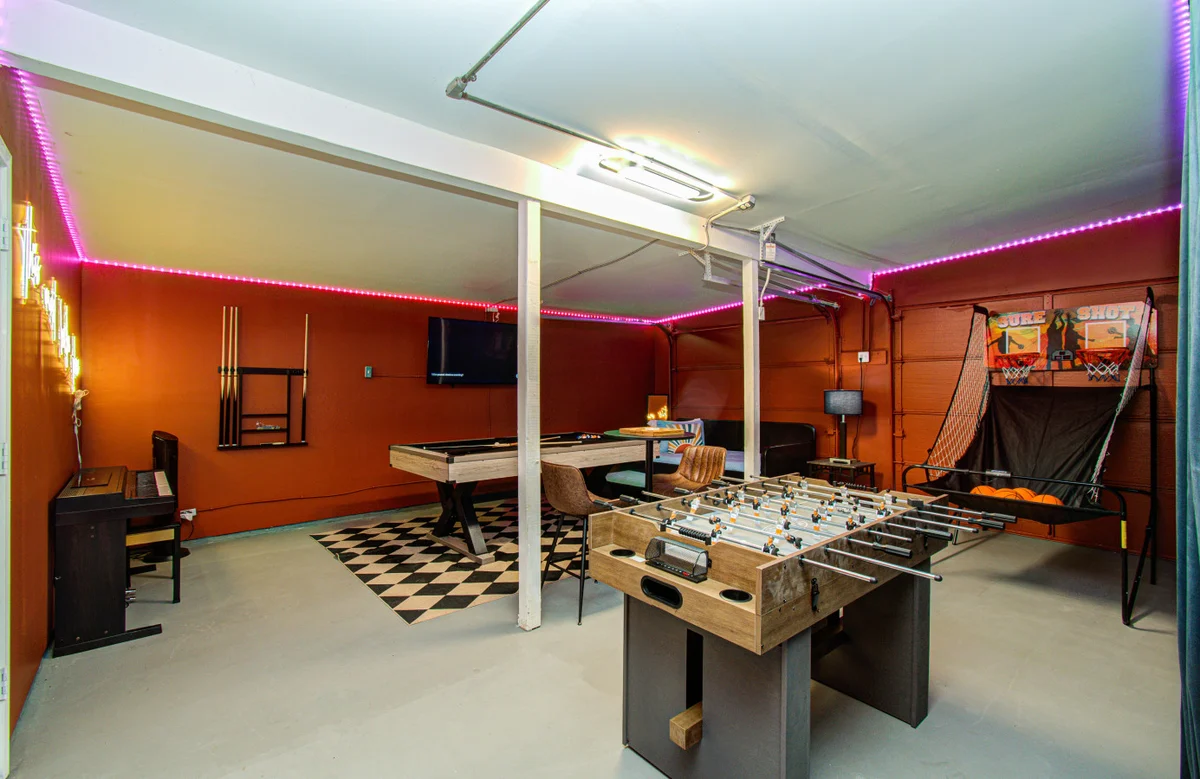 Sleeps 16+ | Game Room + 75” TV | Fire Pit + BBQ #9