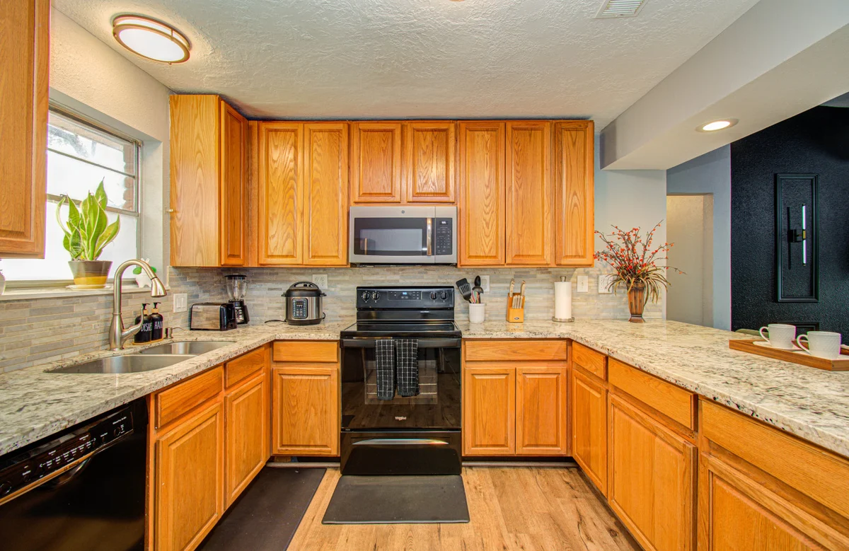 Sleeps 16+ | Game Room + 75” TV | Fire Pit + BBQ #50