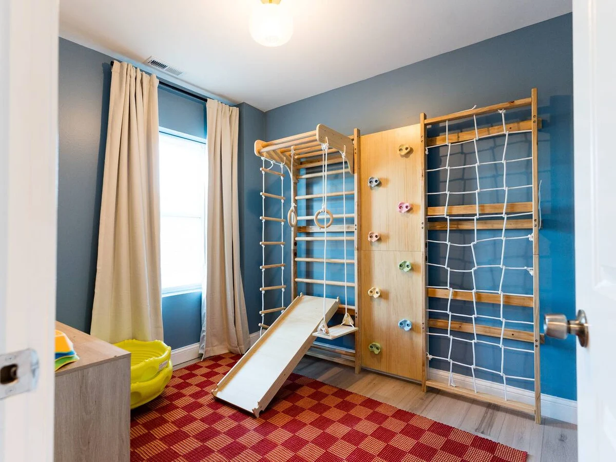 StayAtlas Retreat w/ Pool, Gym, Sauna, Games, BBQ #33