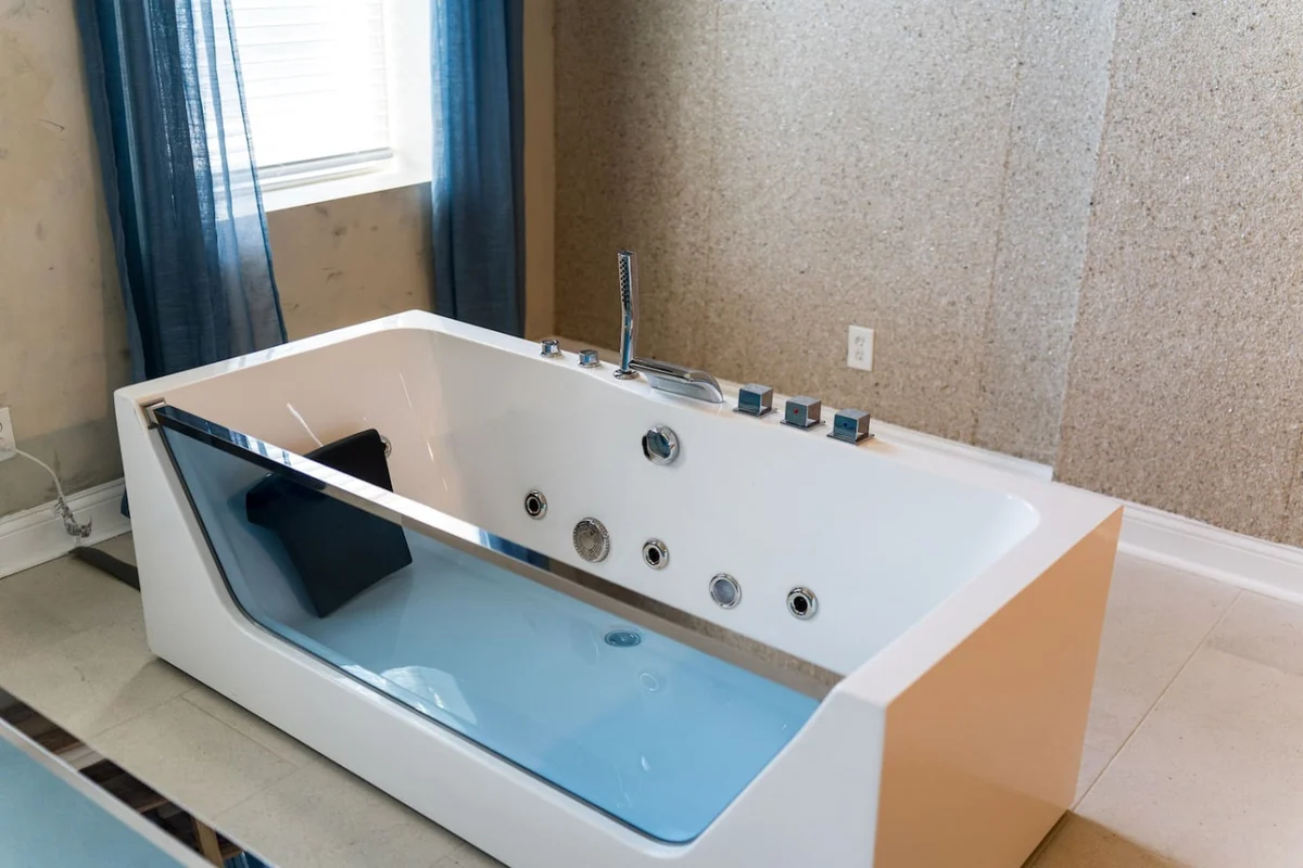 StayAtlas Retreat w/ Pool, Gym, Sauna, Games, BBQ #52