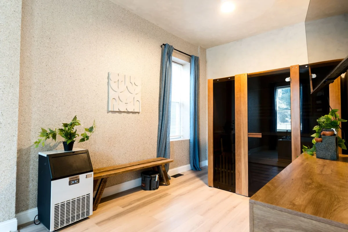 StayAtlas Retreat w/ Pool, Gym, Sauna, Games, BBQ #67