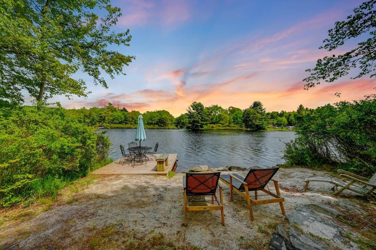 LAKESIDE ON LAKE NAOMI - boats, hot tub, beach, dock. Dogs OK #44
