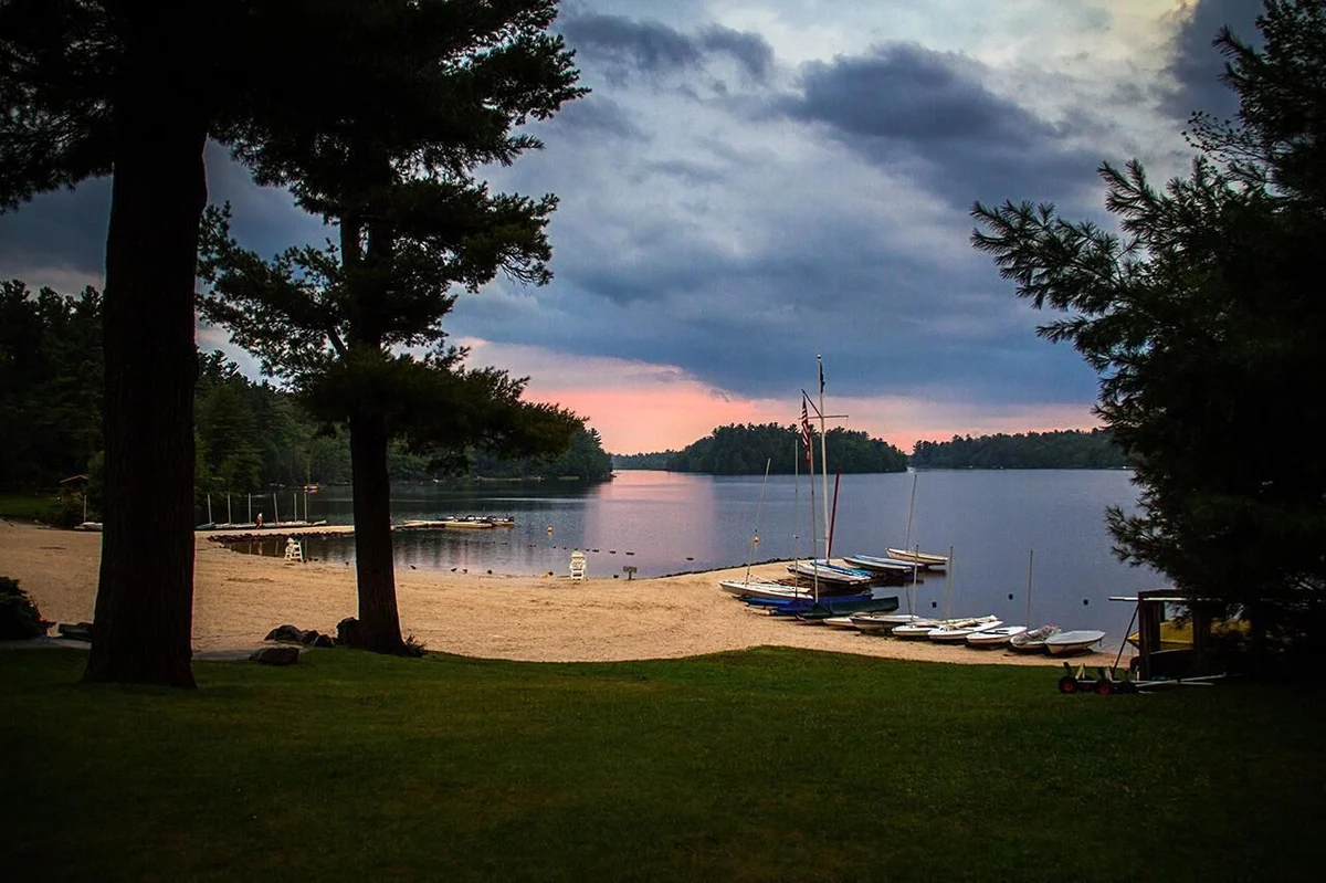 LAKESIDE ON LAKE NAOMI - boats, hot tub, beach, dock. Dogs OK #43