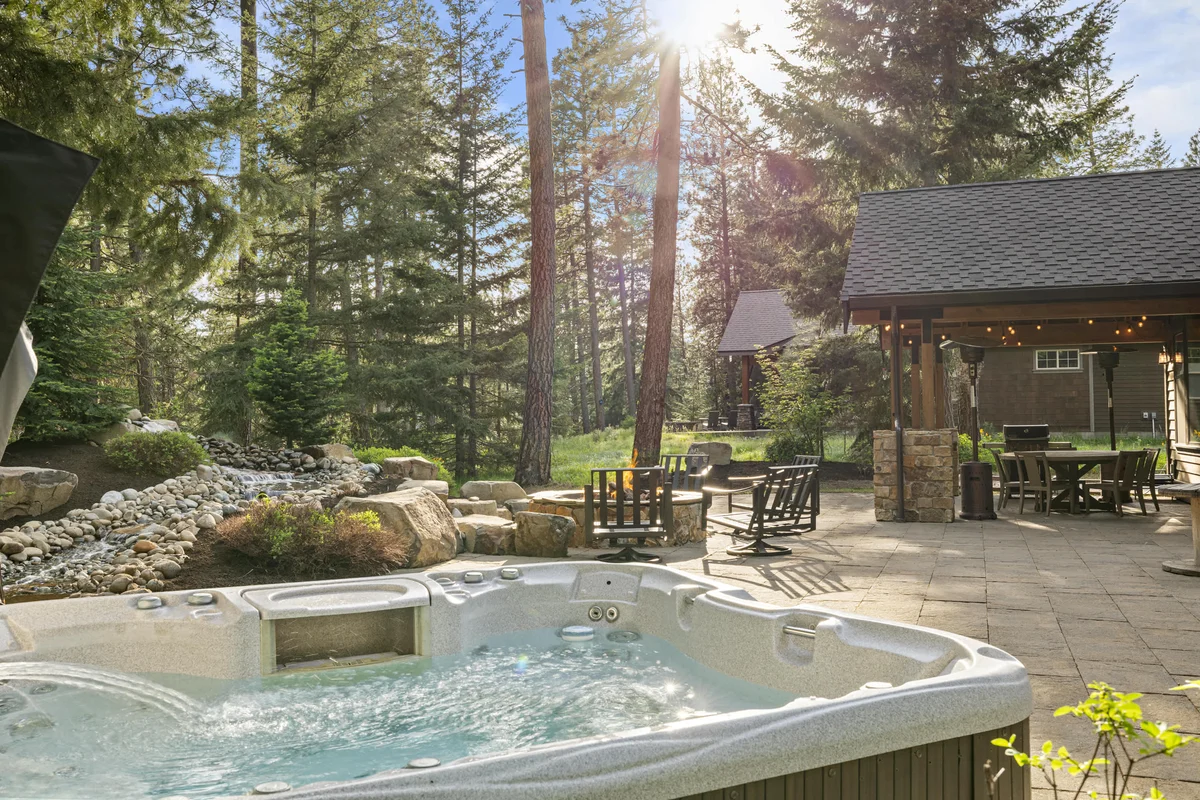 Black Seam Lodge property photo 2