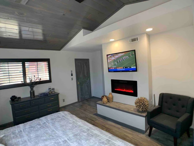 BEDROOM image 1