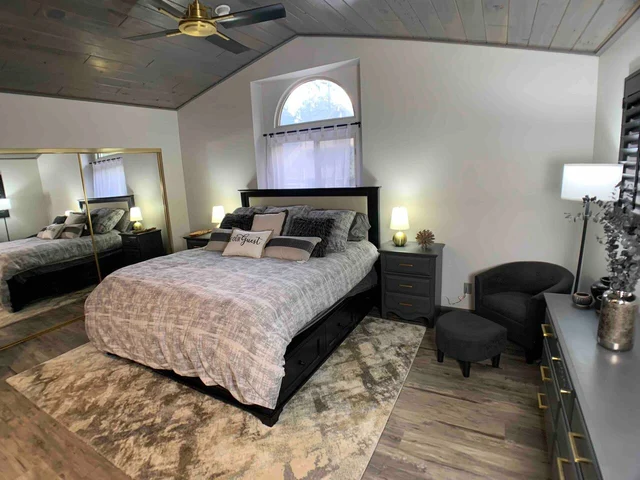 BEDROOM image 1