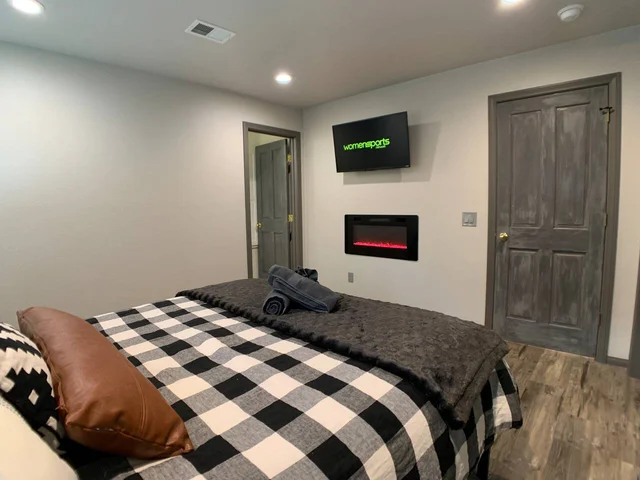 BEDROOM image 1