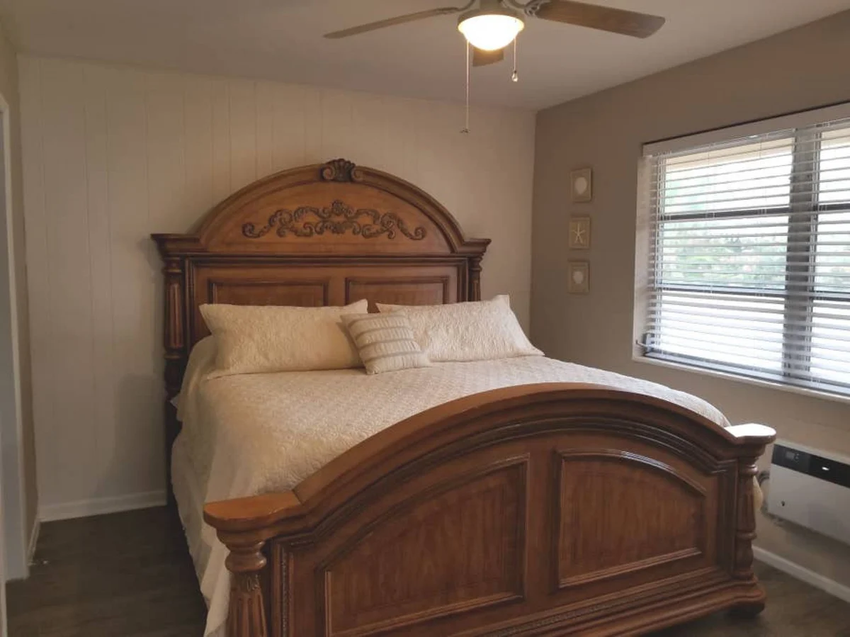 Bedroom 1 image 1
