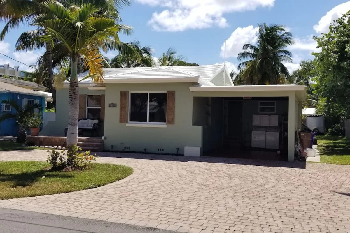Home in Deerfield Beach property photo 3