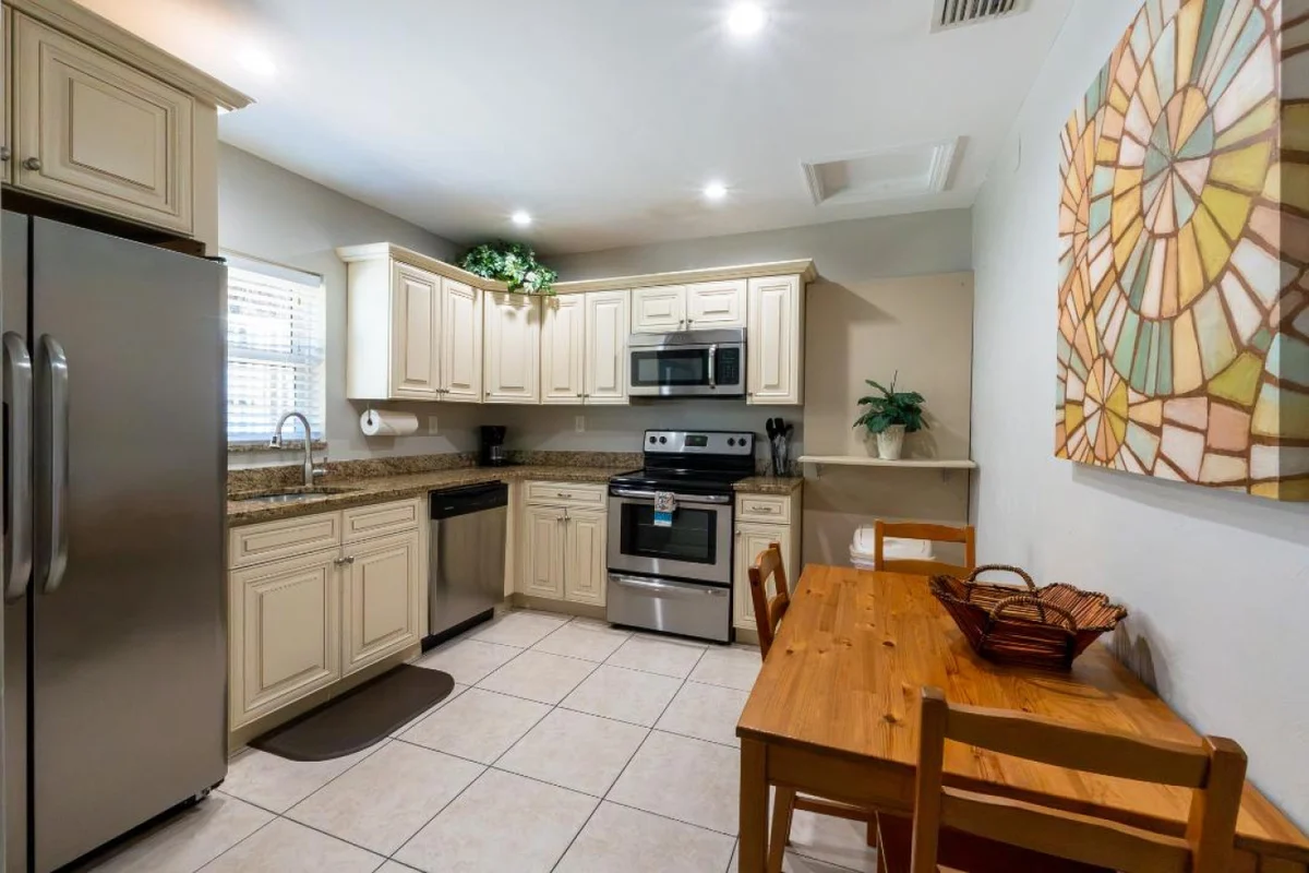 Home in Pompano Beach property photo 3