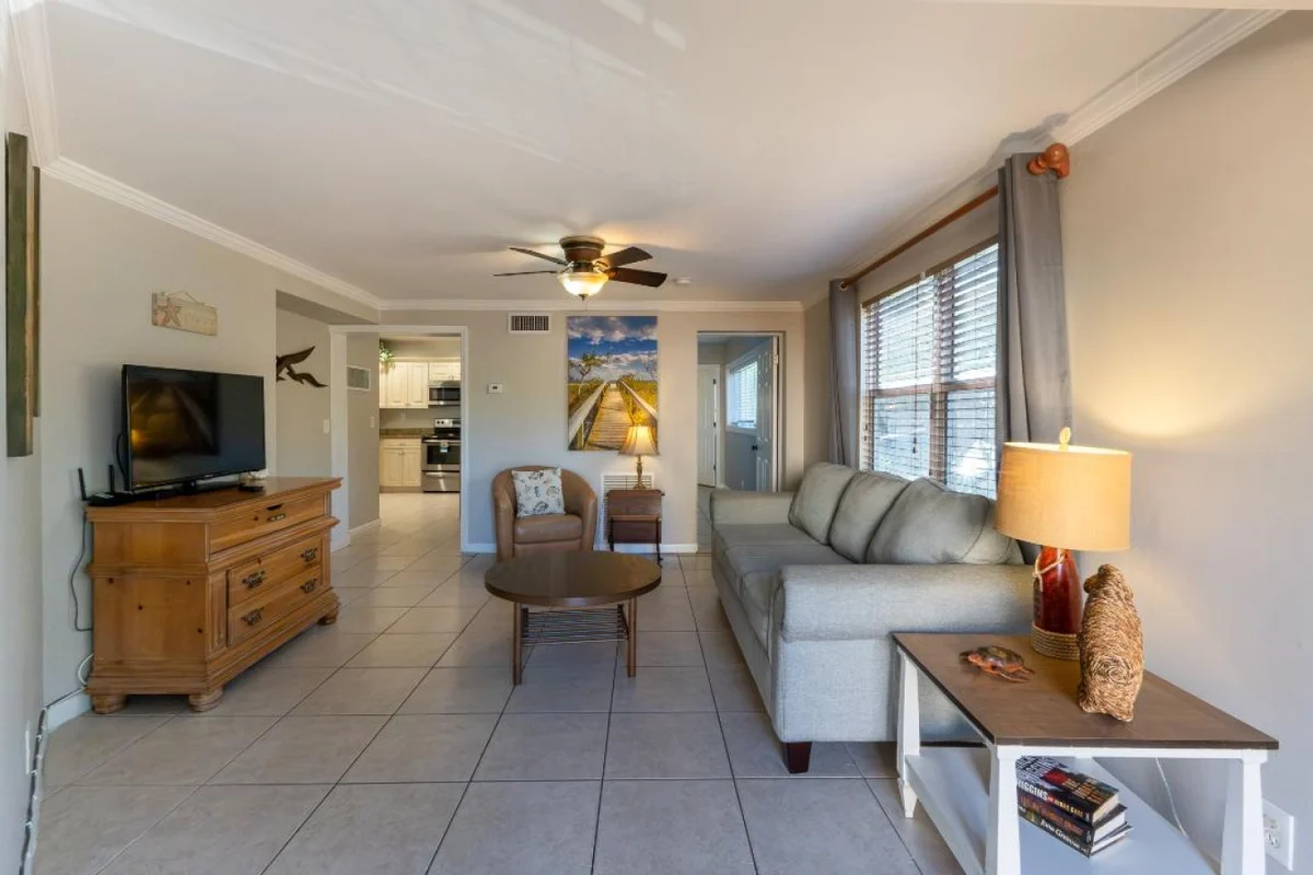 Home in Pompano Beach property photo 2
