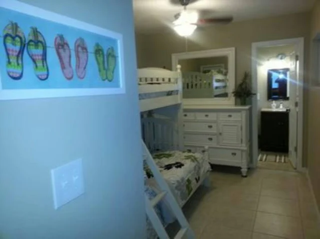 Bedroom 2 image 1