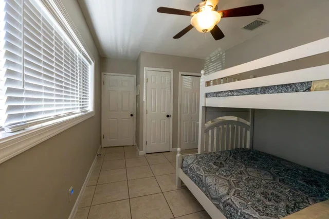 Bedroom 1 image 1