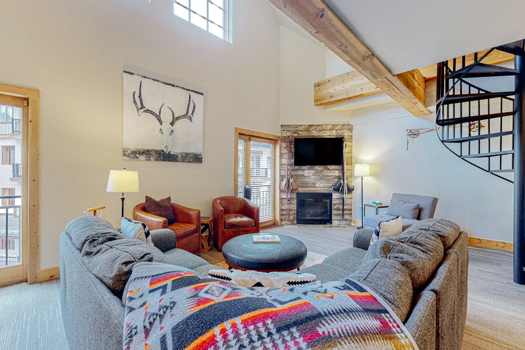 Majestic Alpine Retreat property photo 2