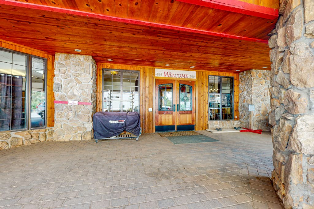Majestic Alpine Retreat property photo 3