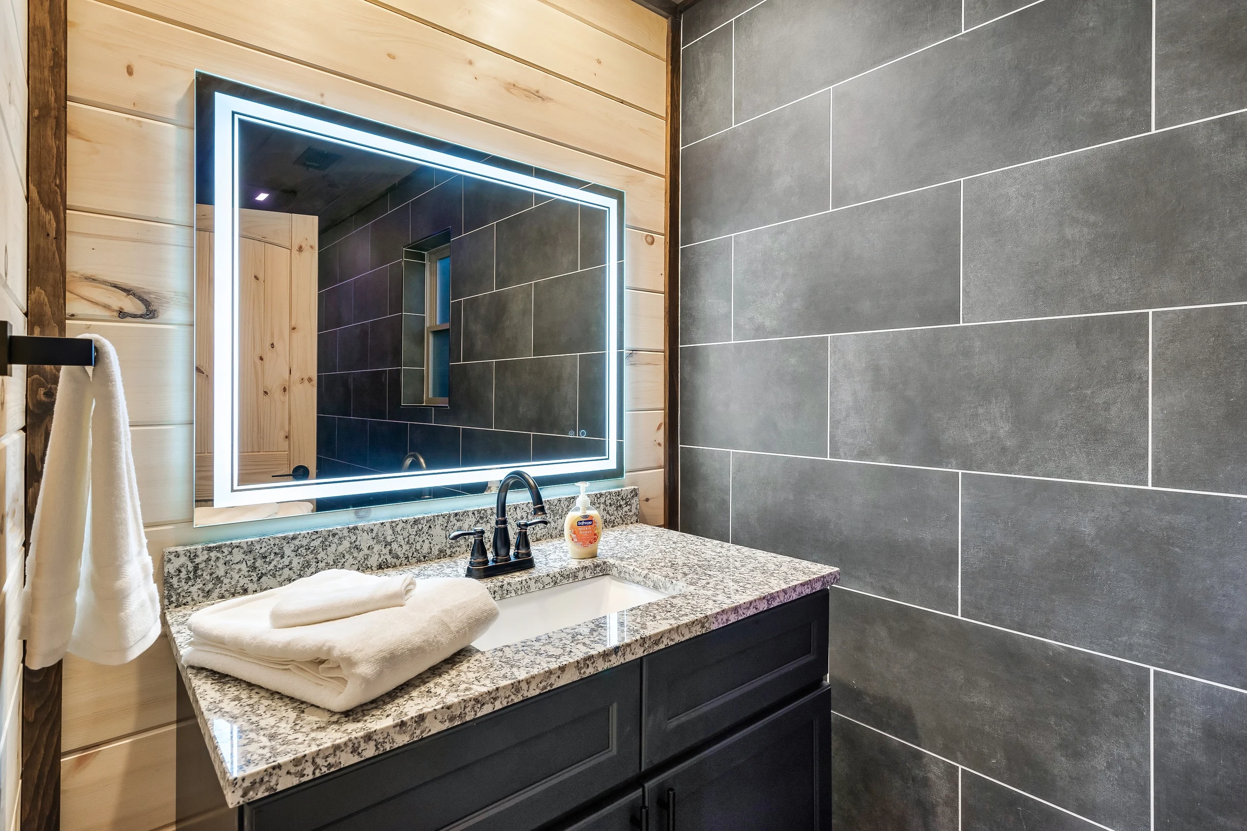 Rustic Ridge Cabin - 320 Silver Stone Way #15