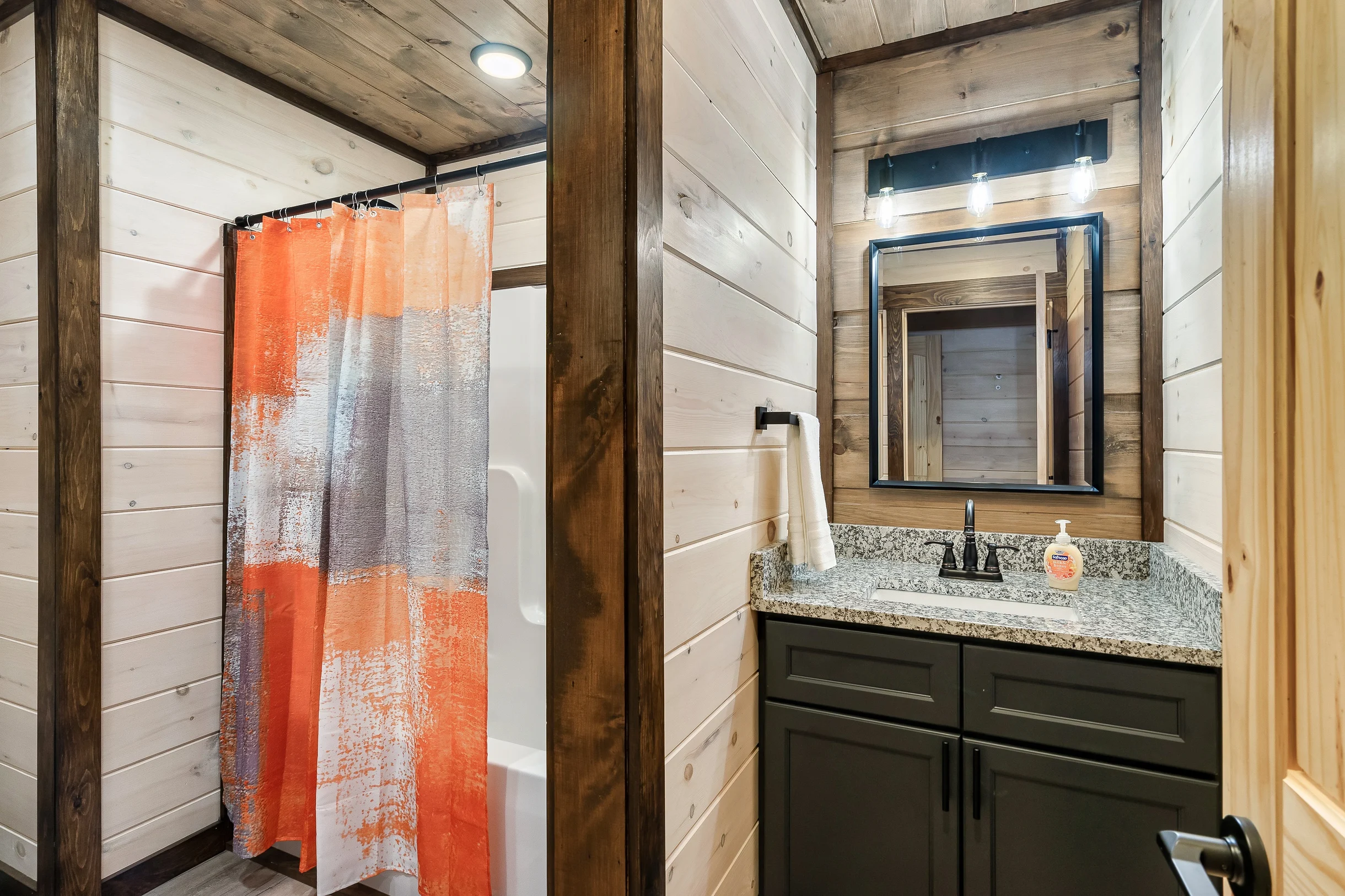 Rustic Ridge Cabin - 320 Silver Stone Way #8