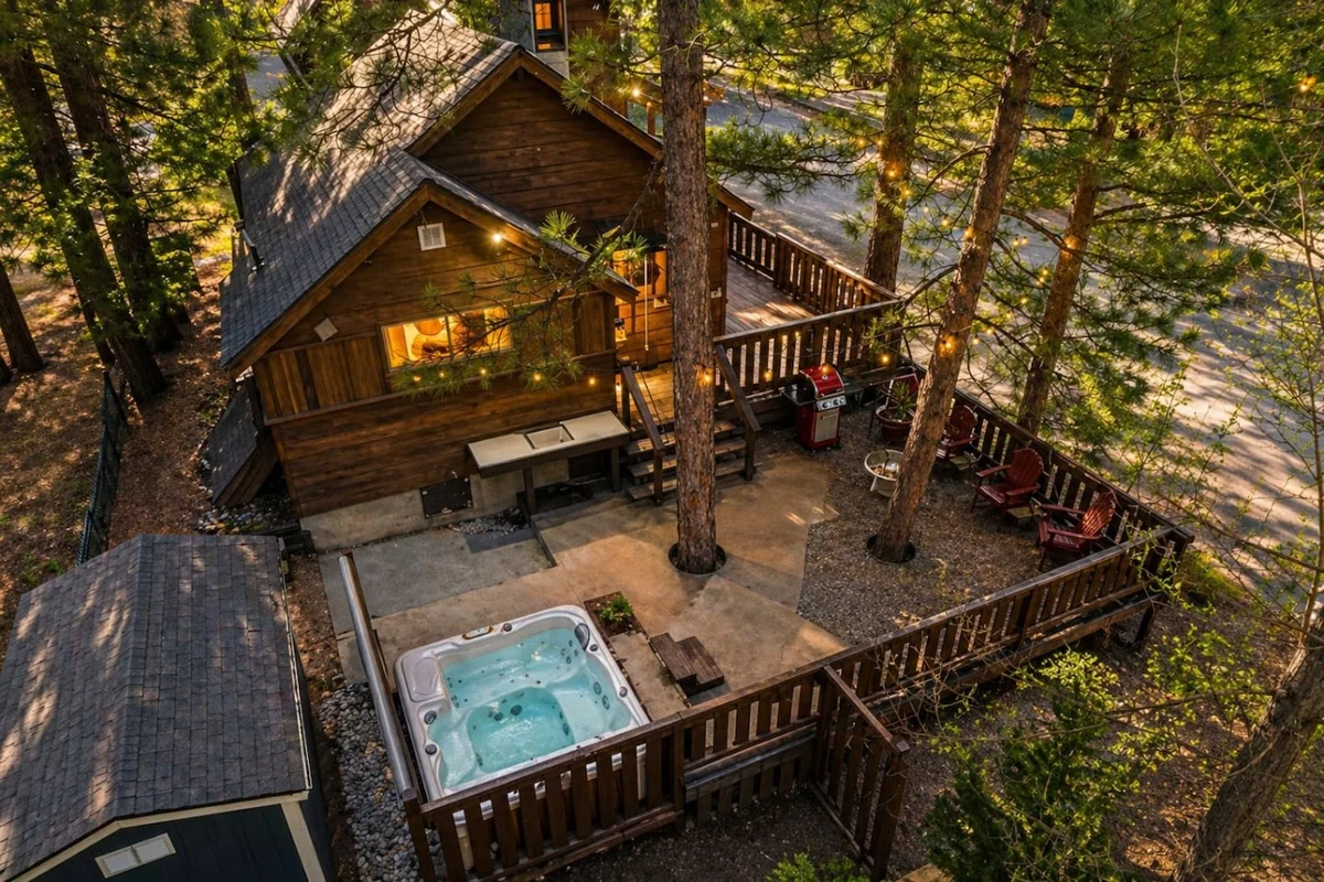 Dream Catcher| Modern Rustic, Hot Tub & EV #166