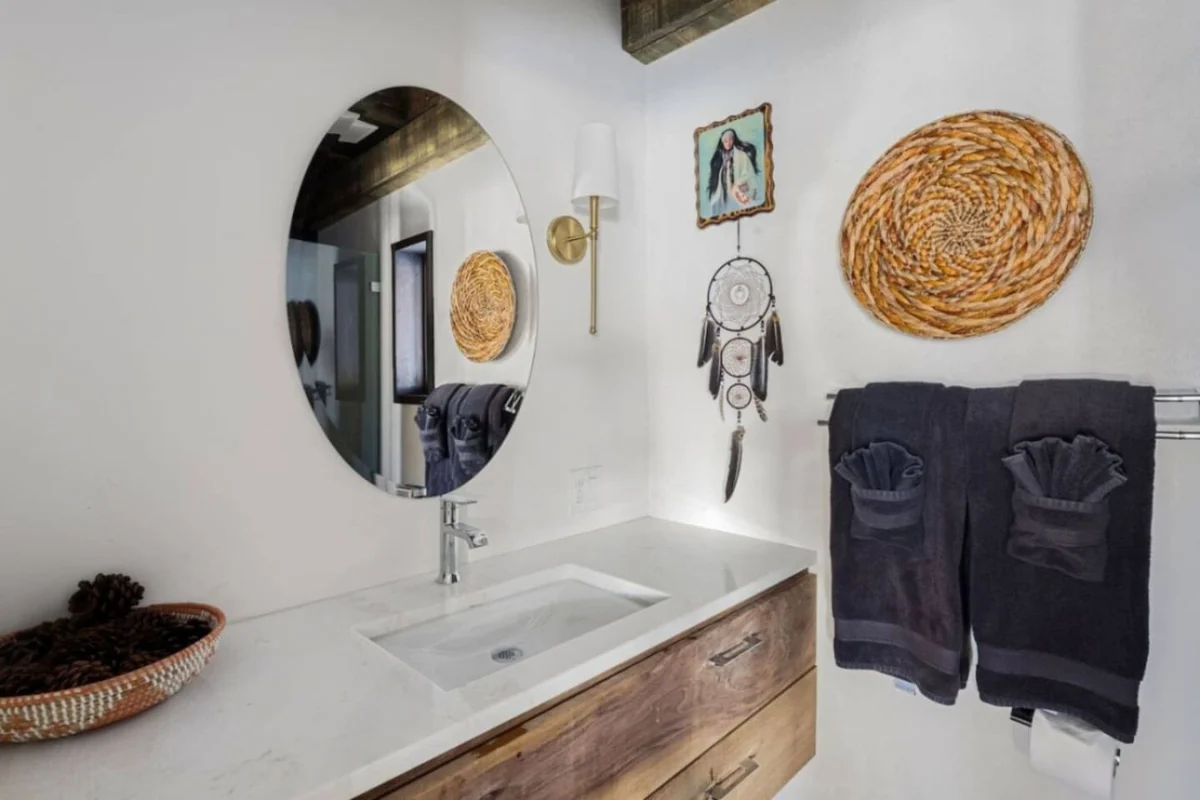 Dream Catcher| Modern Rustic, Hot Tub & EV #161