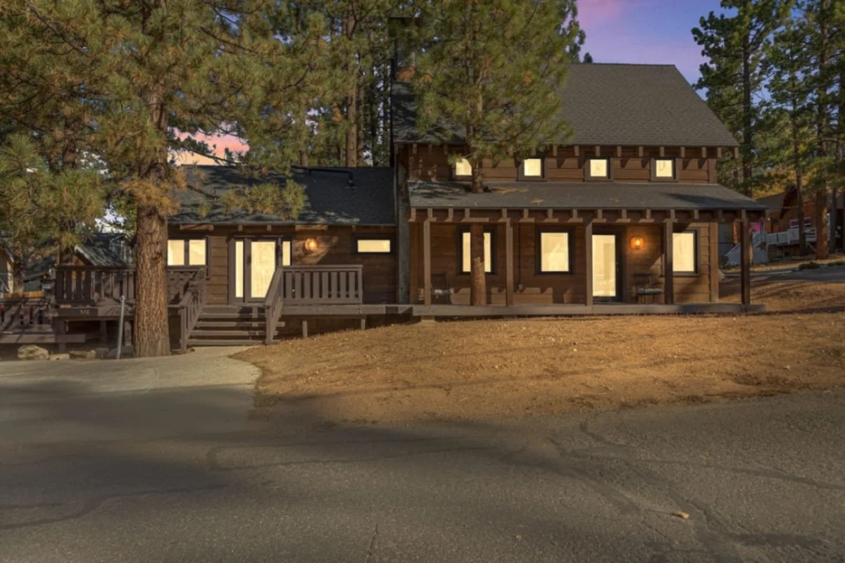 Dream Catcher| Modern Rustic, Hot Tub & EV #174