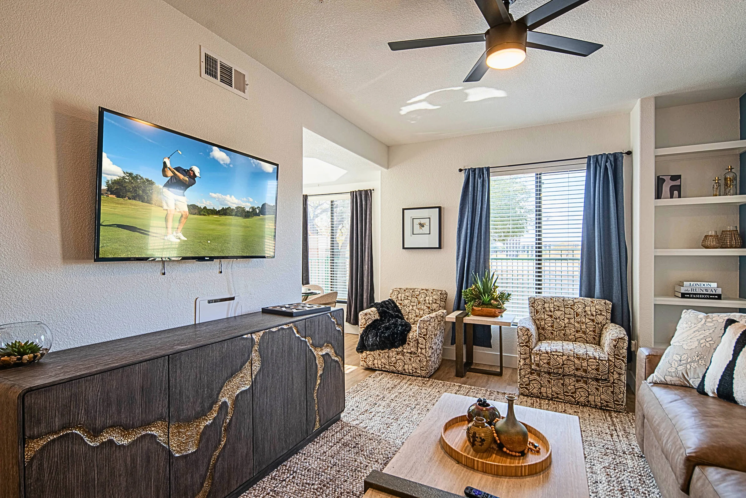 Condo in Scottsdale property photo 2