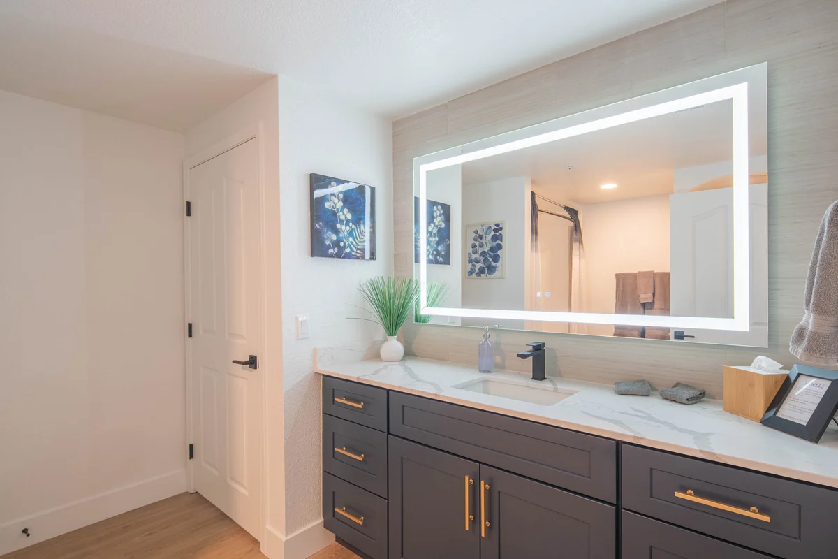 Condo in Scottsdale property photo 3