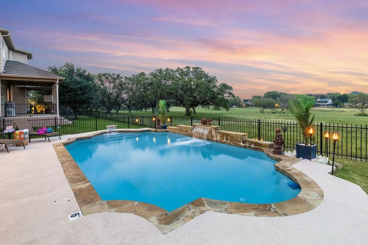 Home in Schertz property photo 3