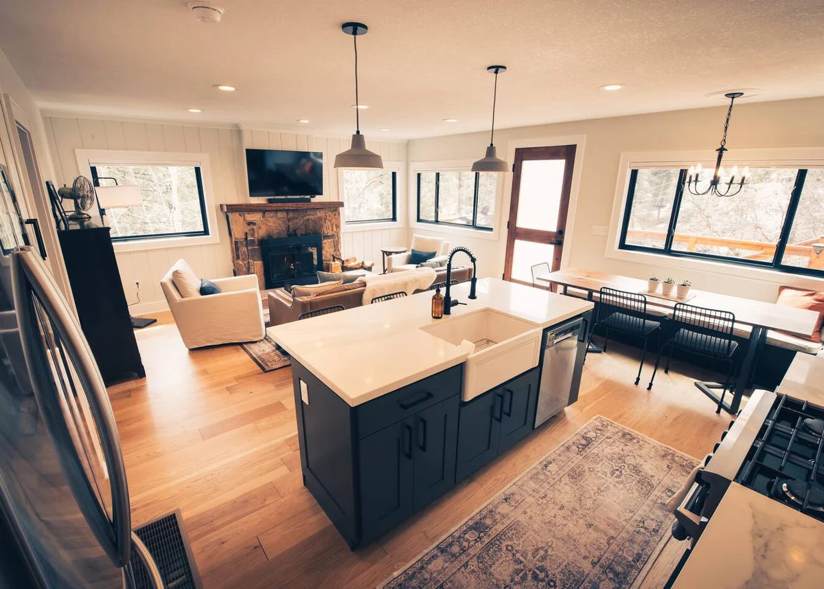 Luxury Mountain Cabin with Views, Hot Tub, Fire Pit, by Forest & Peak Retreats #85