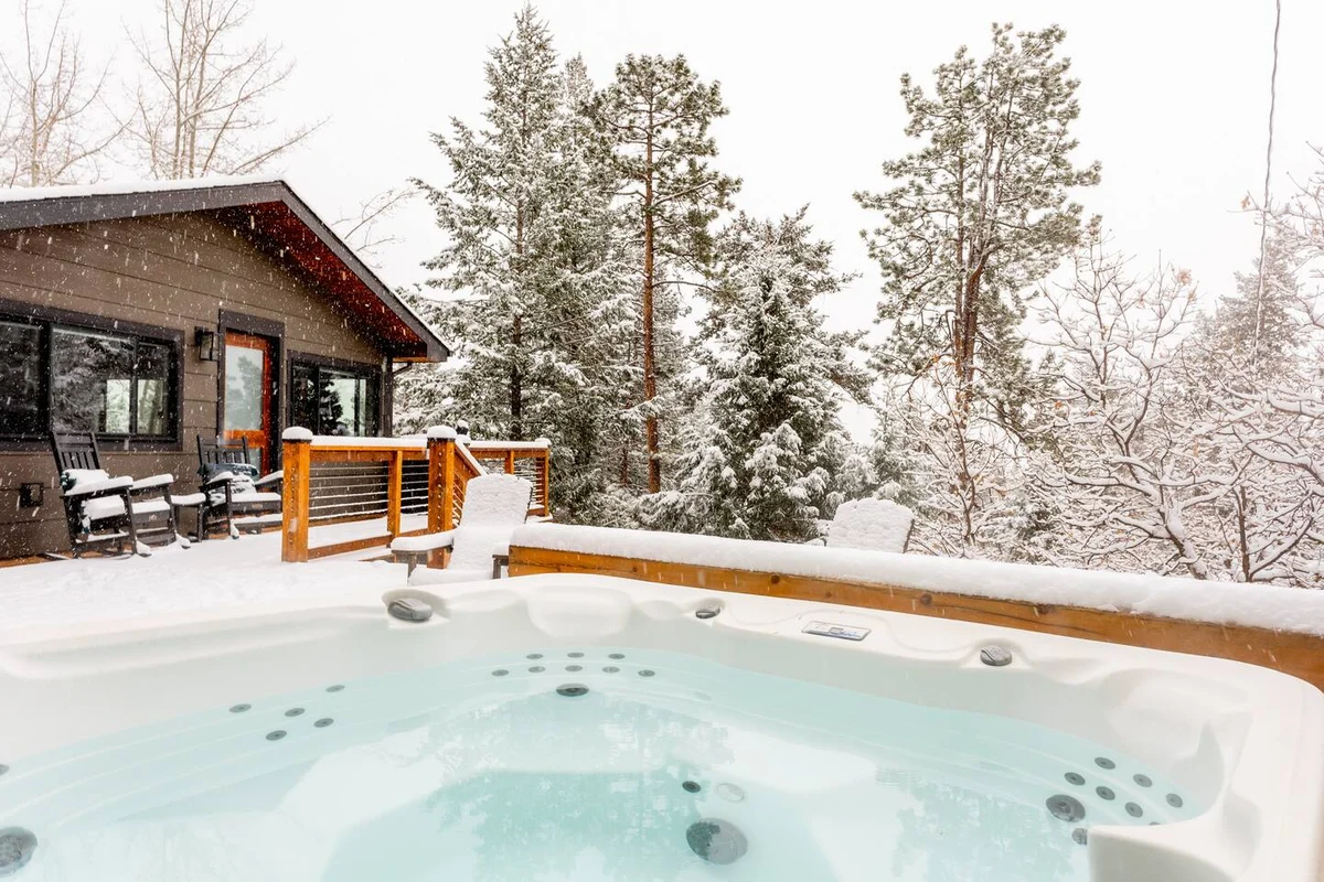 Luxury Mountain Cabin with Views, Hot Tub, Fire Pit, by Forest & Peak Retreats #94