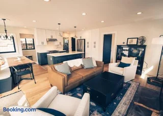 Luxury Mountain Cabin with Views, Hot Tub, Fire Pit, by Forest & Peak Retreats #106