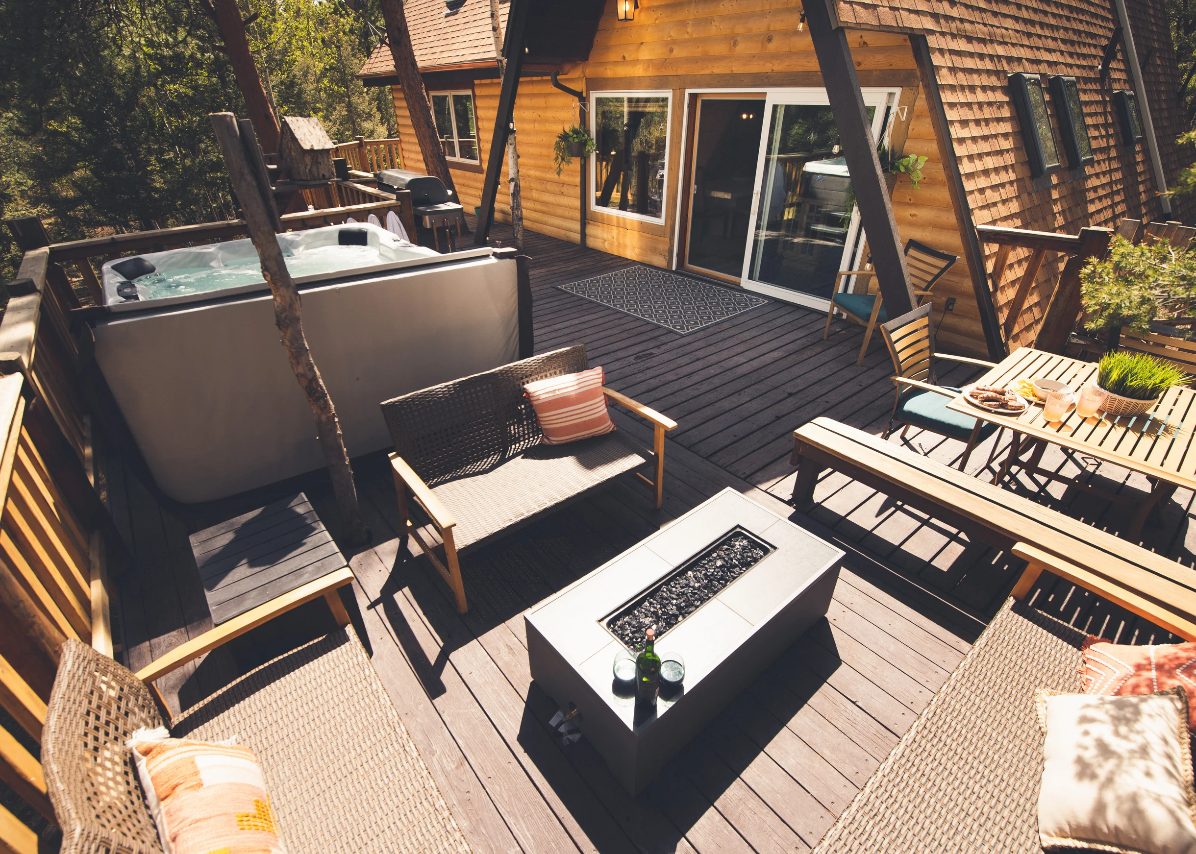 Secluded Cabin: Hot Tub, Large Deck & Fire Pit #158