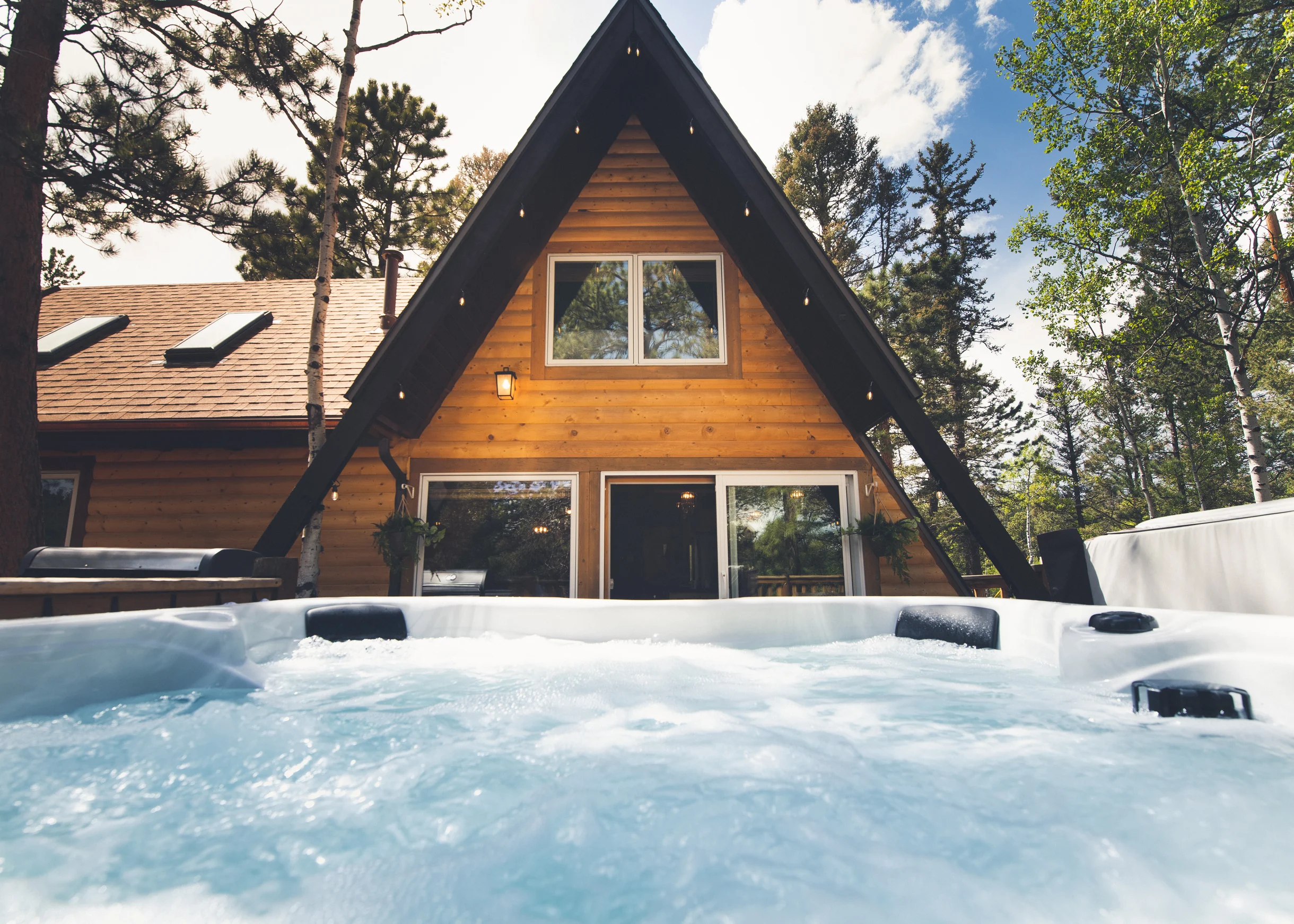 Secluded Cabin: Hot Tub, Large Deck & Fire Pit #159