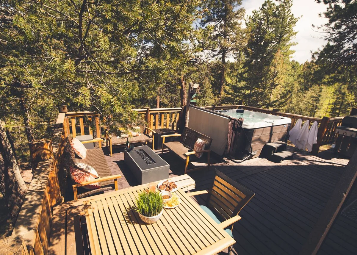 Secluded Cabin: Hot Tub, Large Deck & Fire Pit #161