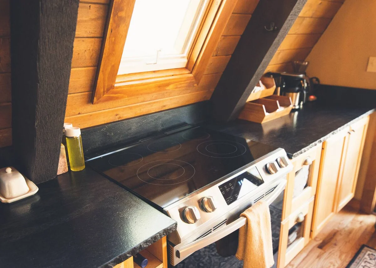 Secluded Cabin: Hot Tub, Large Deck & Fire Pit #134