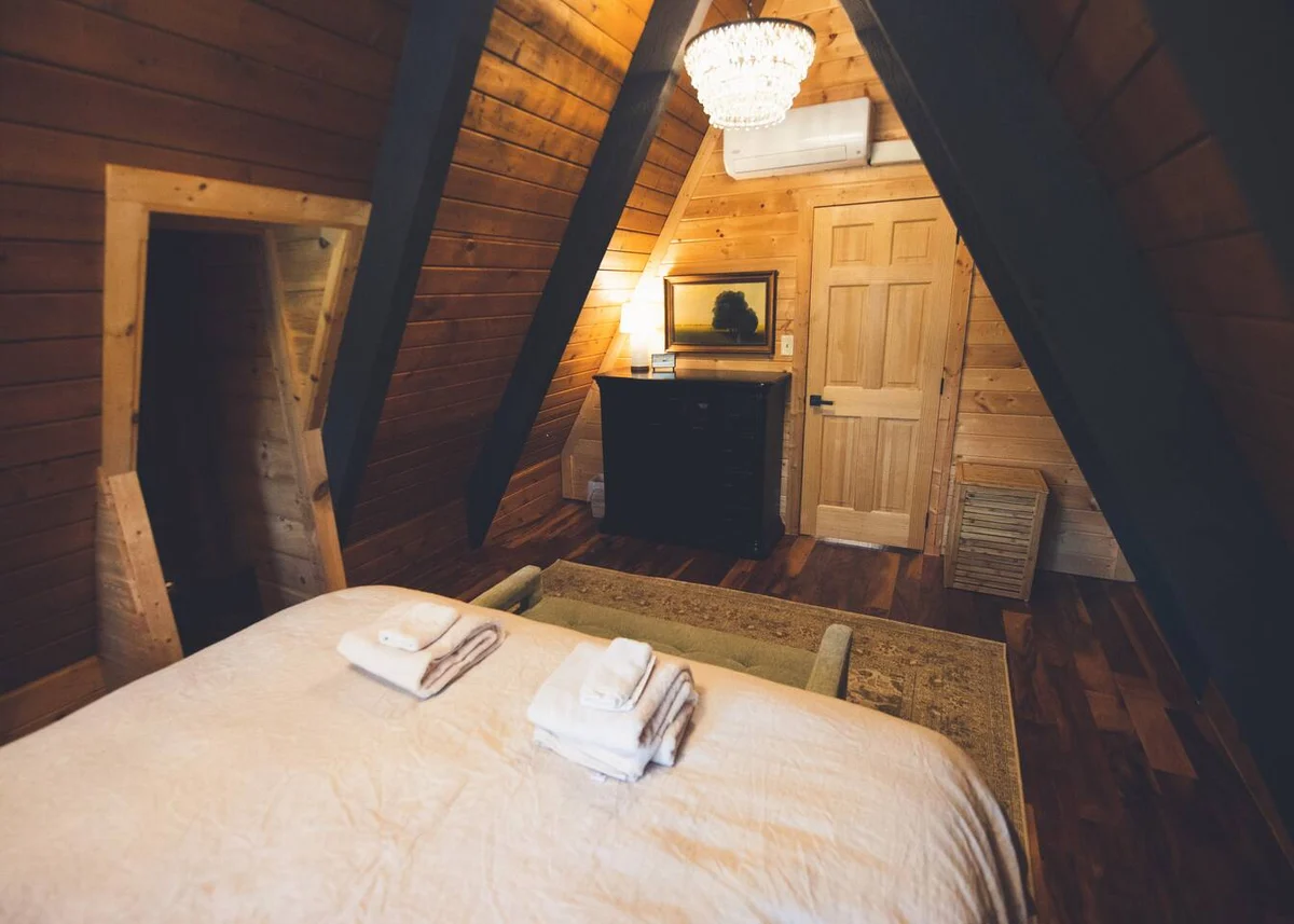 Secluded Cabin: Hot Tub, Large Deck & Fire Pit #74