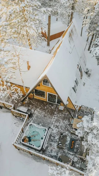 Secluded Cabin: Hot Tub, Large Deck & Fire Pit #169