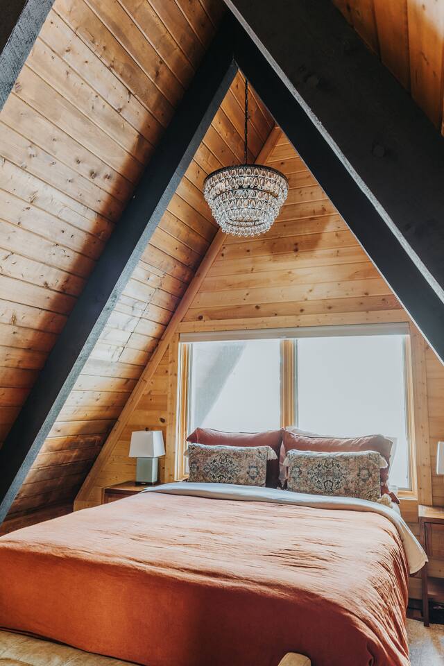 Secluded Cabin: Hot Tub, Large Deck & Fire Pit #18
