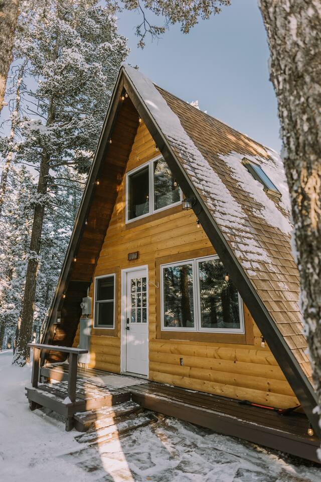 Secluded Cabin: Hot Tub, Large Deck & Fire Pit #182