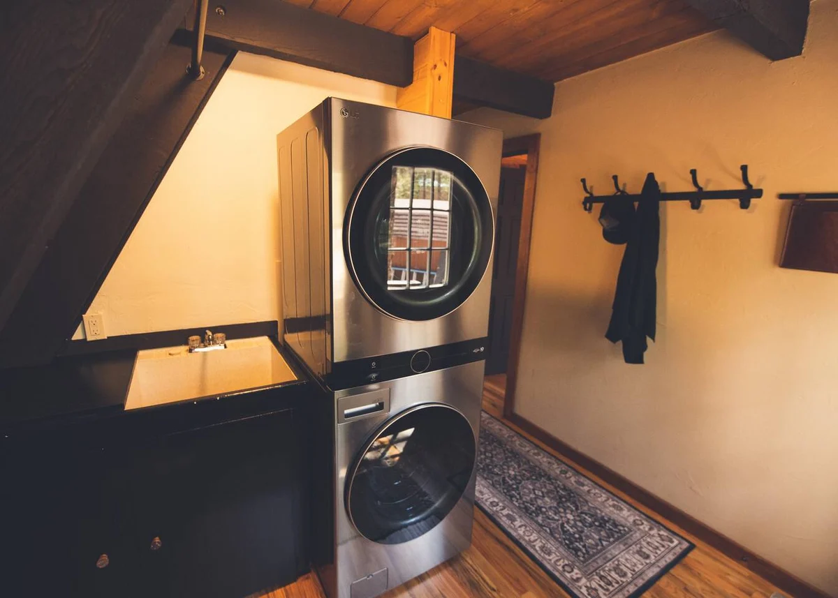 Secluded Cabin: Hot Tub, Large Deck & Fire Pit #195