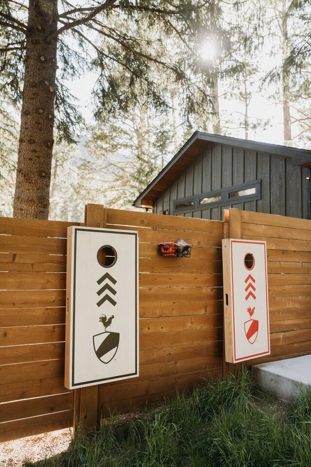 Riverside Retreat w/ Sauna, Hot Tub & Fireplace #65