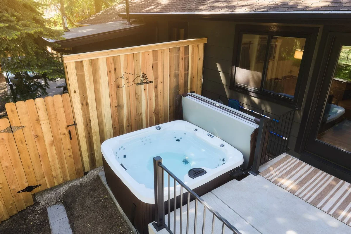 Serene Riverside Cabin: Hot Tub, Patio, Fire Pit #65