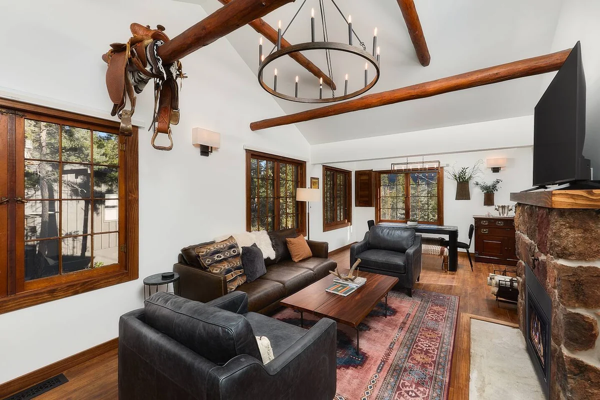 Scenic Mountain Home: Hot Tub, Fireplace & Deck #70
