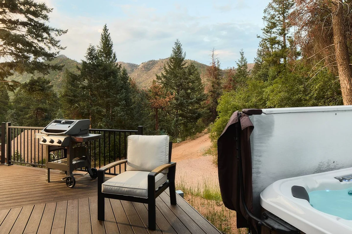 Scenic Mountain Home: Hot Tub, Fireplace & Deck #93