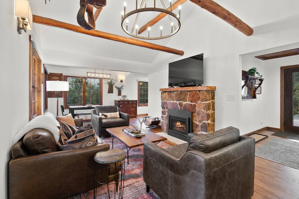 Scenic Mountain Home: Hot Tub, Fireplace & Deck #97