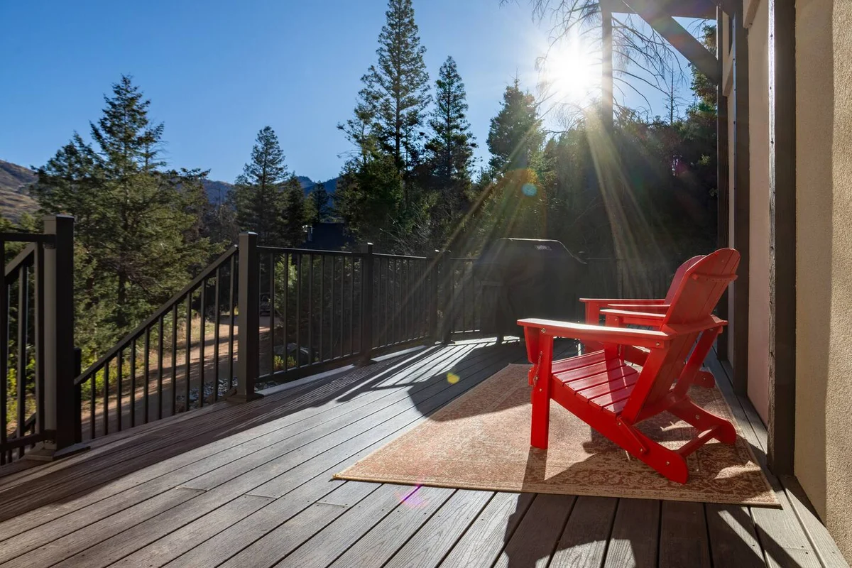 Scenic Mountain Home: Hot Tub, Fireplace & Deck #104