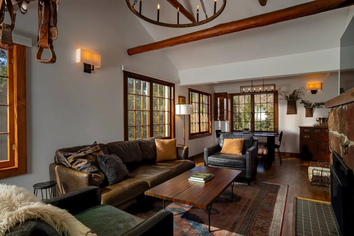 Scenic Mountain Home: Hot Tub, Fireplace & Deck #105