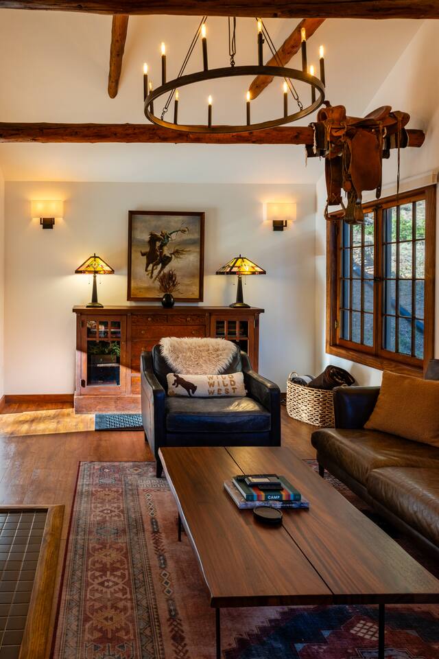 Scenic Mountain Home: Hot Tub, Fireplace & Deck #185