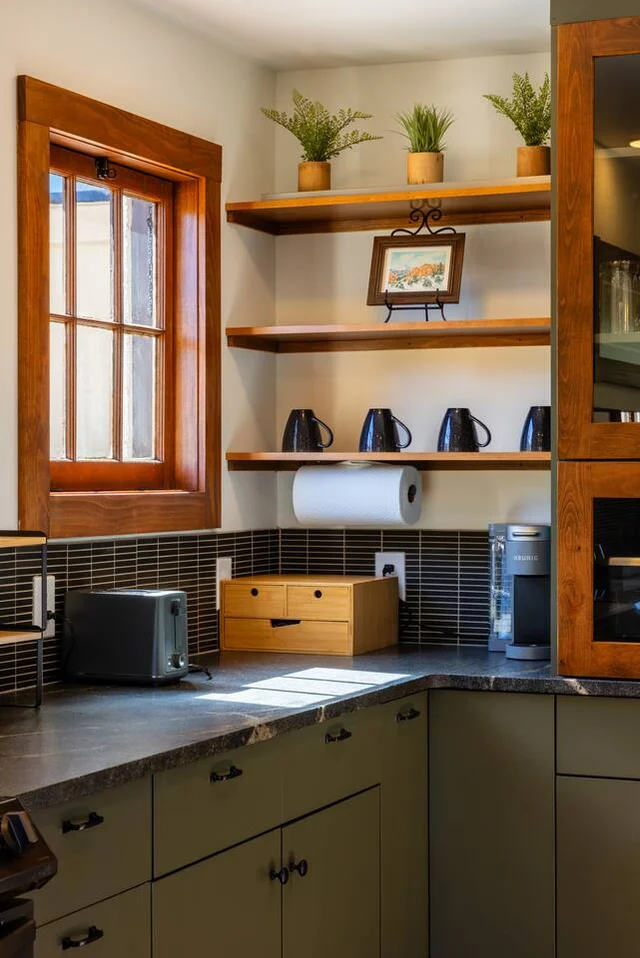 Scenic Mountain Home: Hot Tub, Fireplace & Deck #168