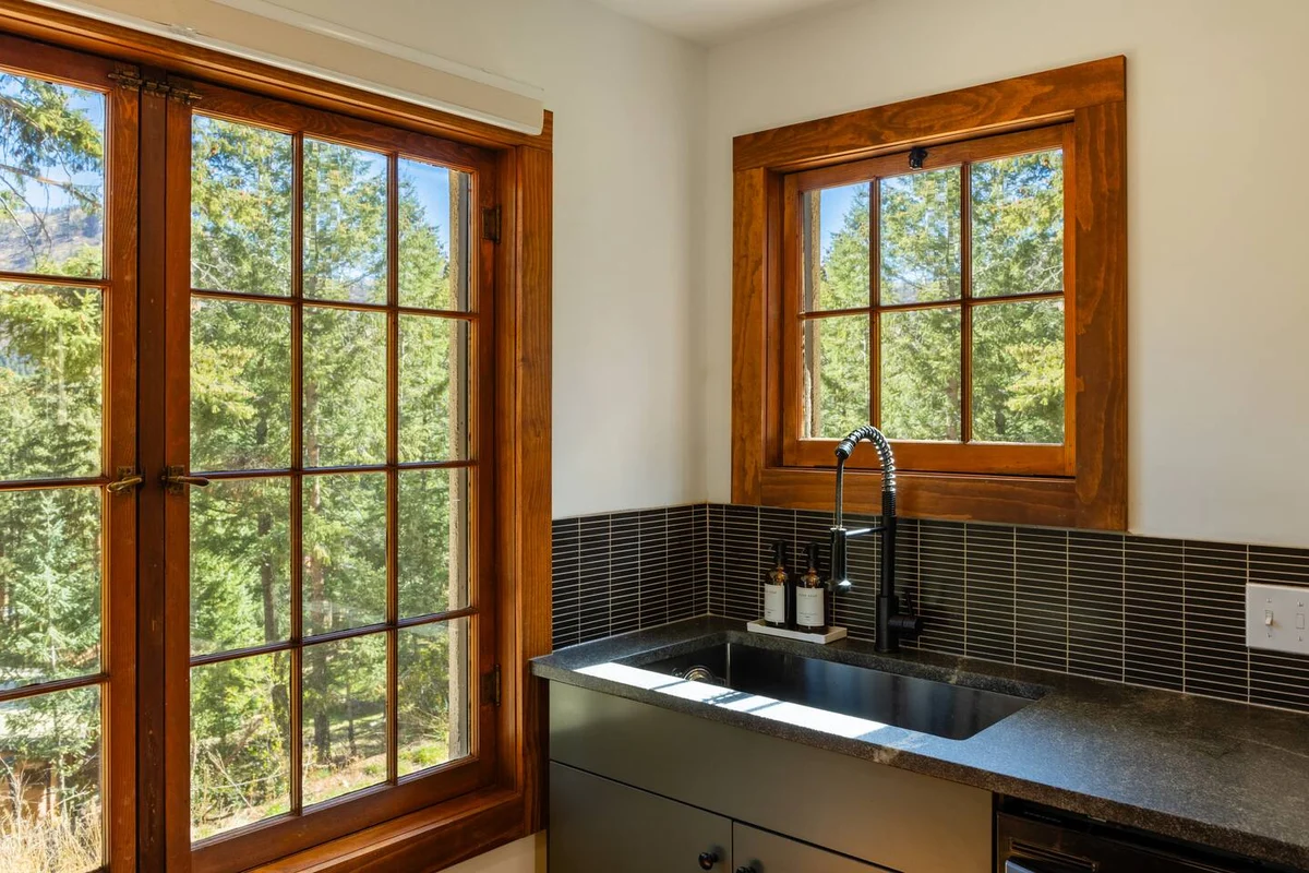 Scenic Mountain Home: Hot Tub, Fireplace & Deck #187